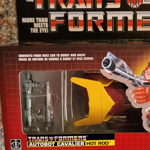 NEW IN BOX TRANSFORMERS AUTOBOT HOT ROD ACTION FIGURE REISSUE 2017 WALLMART NIB - Picture 4 of 10